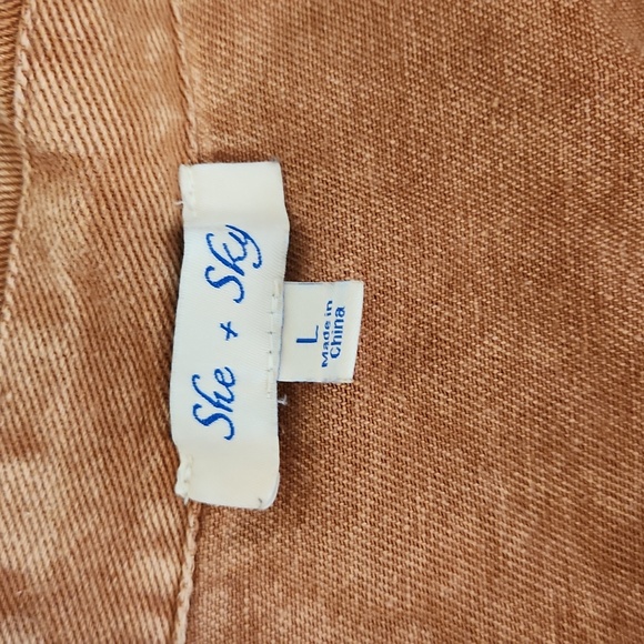 Shacket - Picture 2 of 3